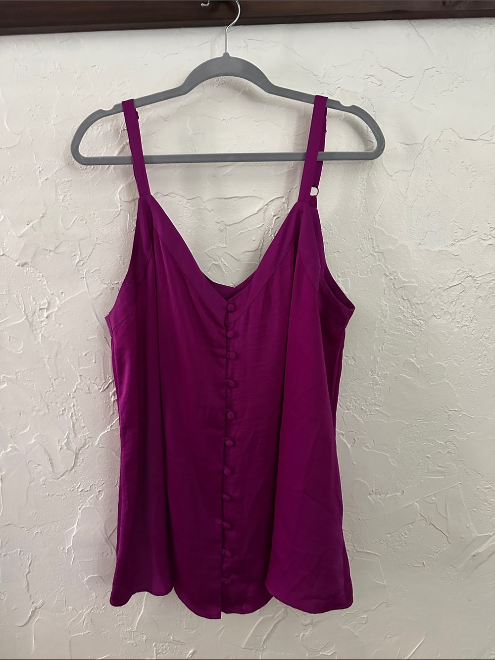 Women’s Magenta Button-Front Satin Cami